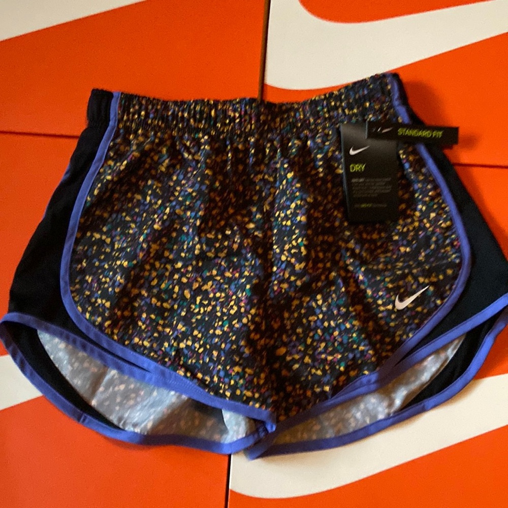 Nike NWT women’s extra small running shorts